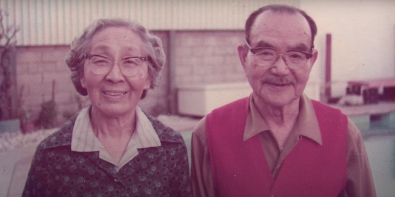 Kesao_and_Chizuko_Karasawa_portrait