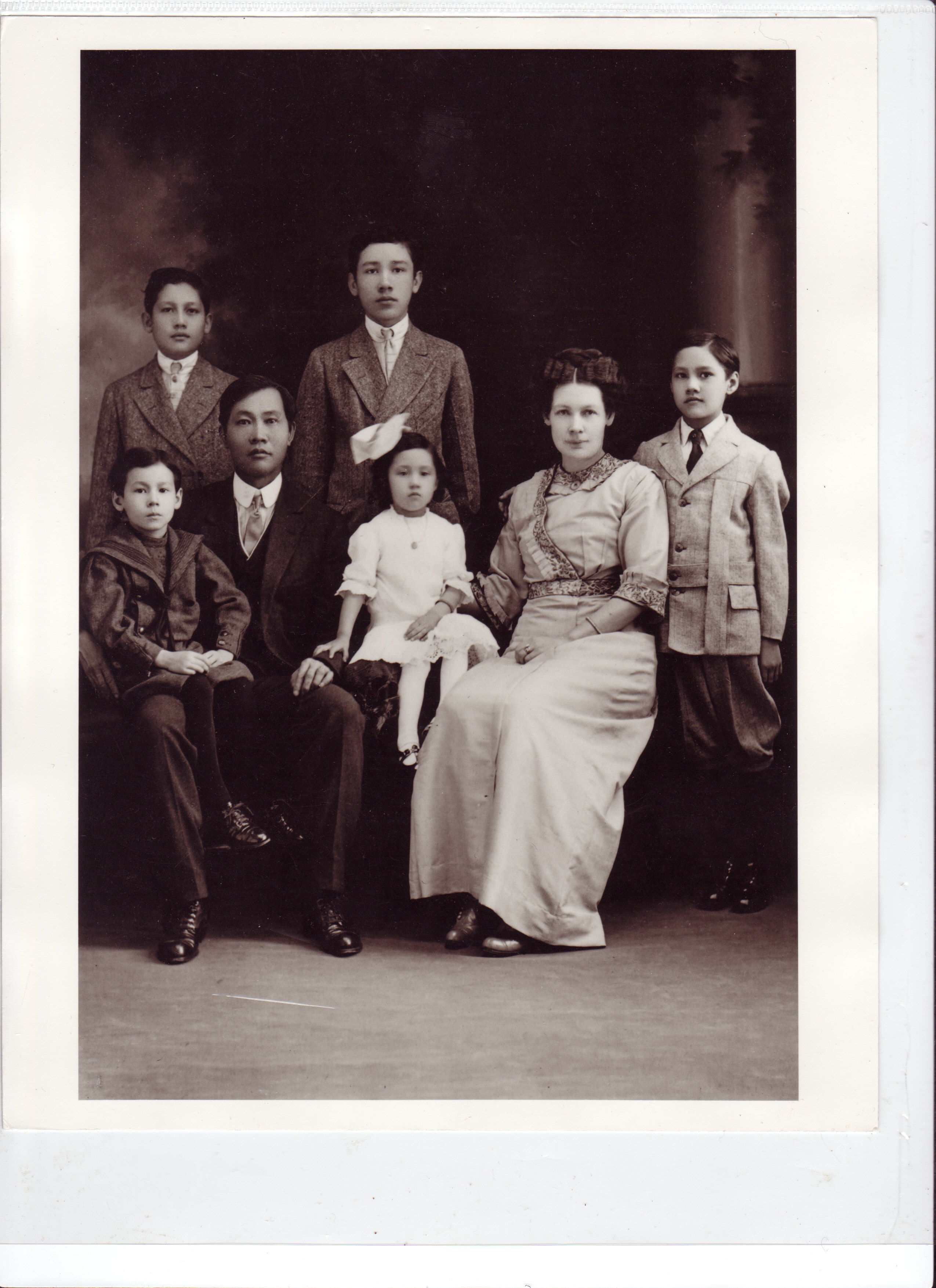 Fong_See_Family_Portrait
